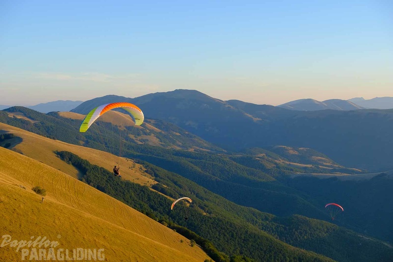 fcf37.23-castelluccio-paragliding-pw-120