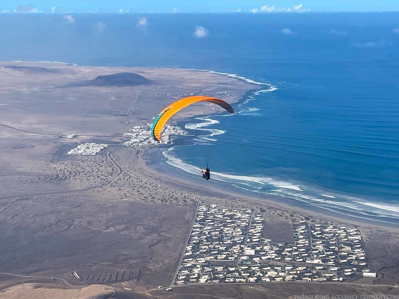 FLA1.24-lanzarote-paragliding-124.jpg