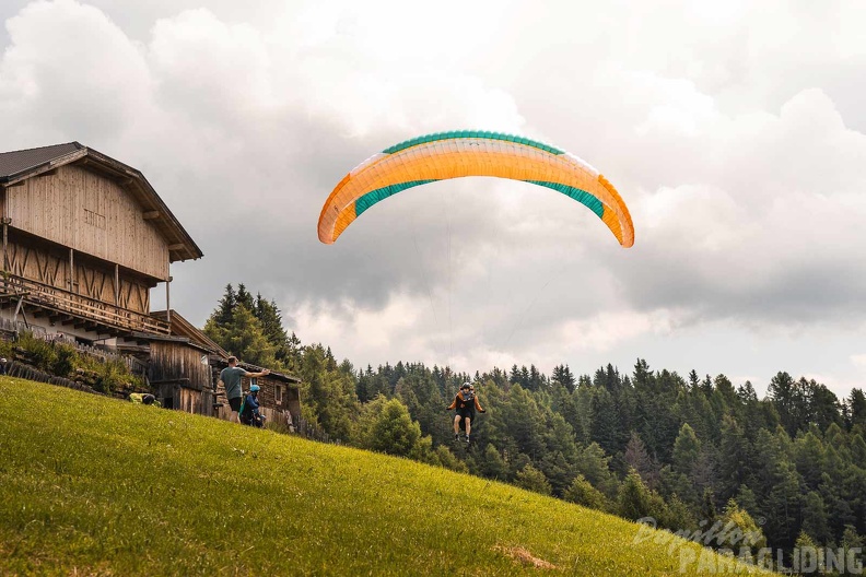 DH24.29-luesen-sommer-paragliding-104