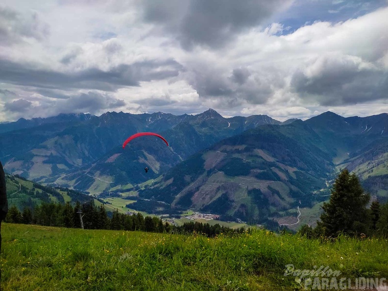 fpx26.24-paragliding-247