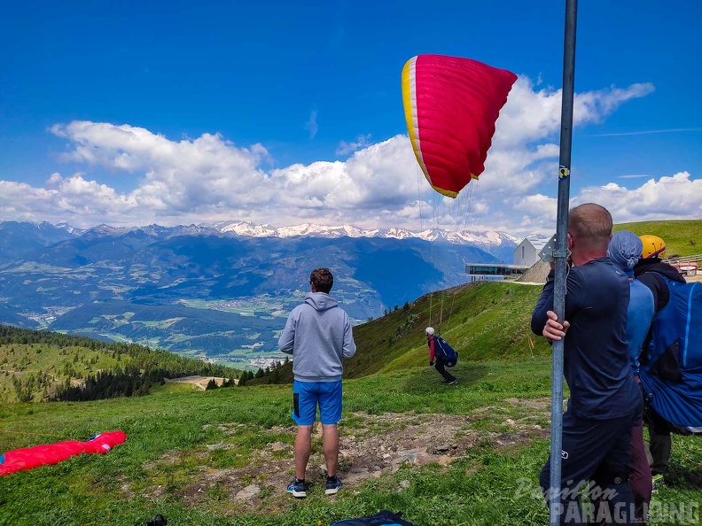 fpx26.24-paragliding-125