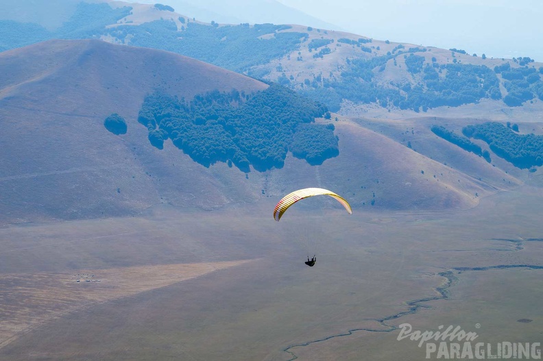 fcf37.23-castelluccio-italien-paragliding-01320