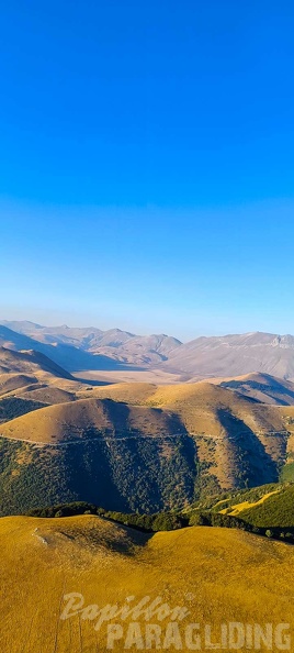 fcf37.23-castelluccio-paragliding-123