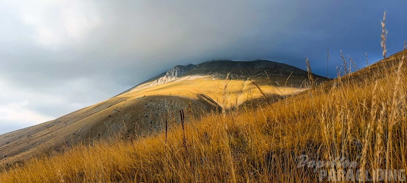fcf37.23-castelluccio-paragliding-177