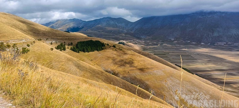 fcf37.23-castelluccio-paragliding-181