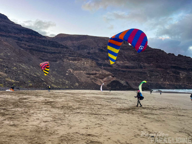 fla49.25-lanzarote-paragliding-120
