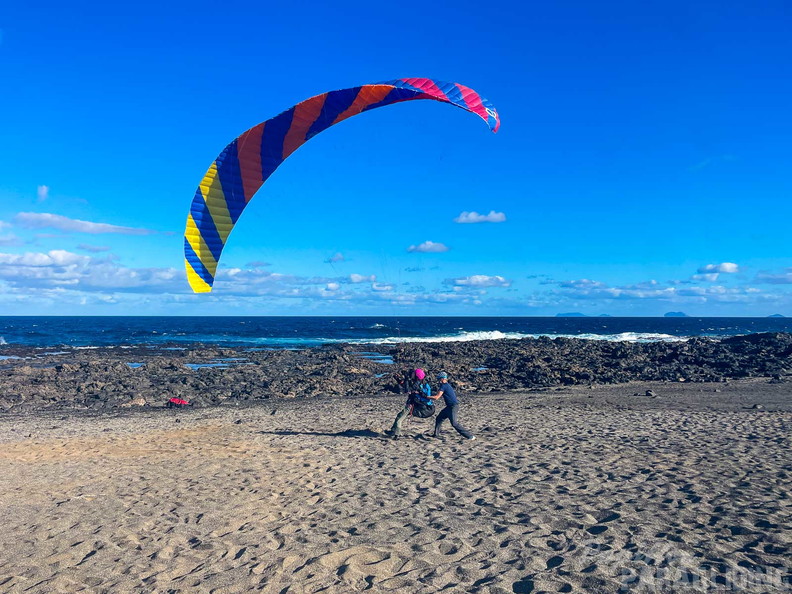 fla49.25-lanzarote-paragliding-103