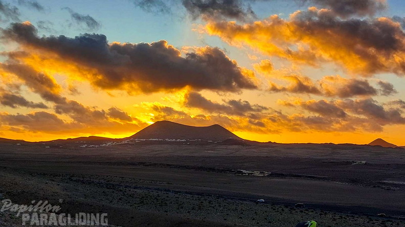 fls52.25-lanzarote-paragliding-118
