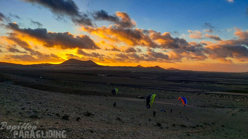 fls52.25-lanzarote-paragliding-117