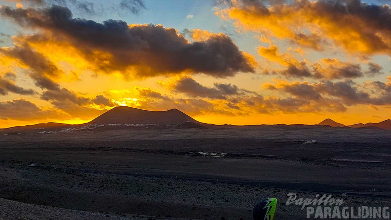 fls52.25-lanzarote-paragliding-119