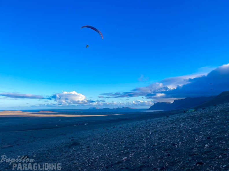 fls52.25-lanzarote-paragliding-123