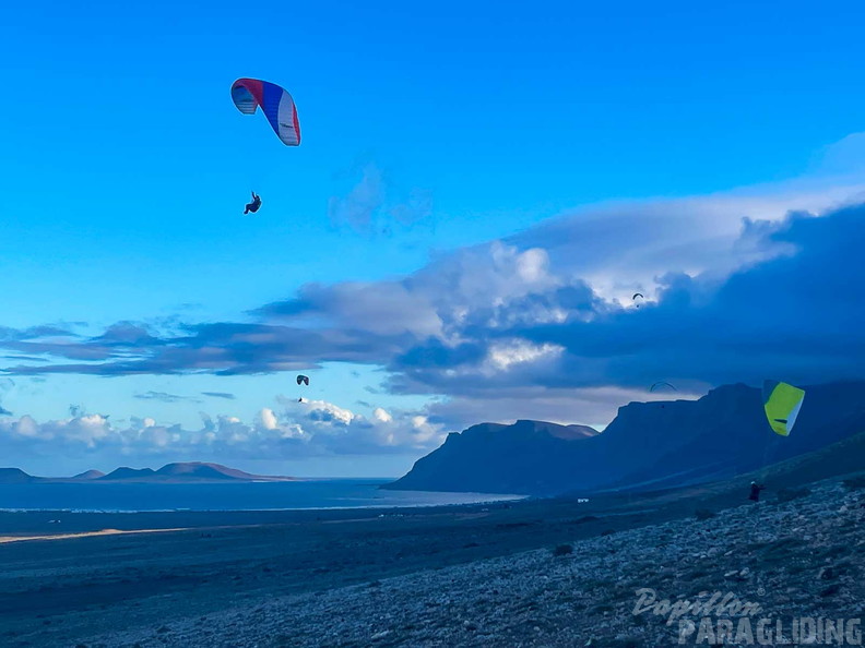 fls52.25-lanzarote-paragliding-125