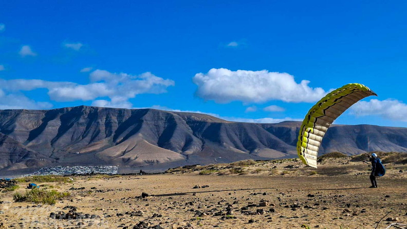 fls52.25-lanzarote-paragliding-130