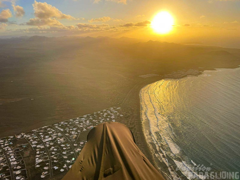 fla.26-risco-de-famara-paragliding-lanzarote-100