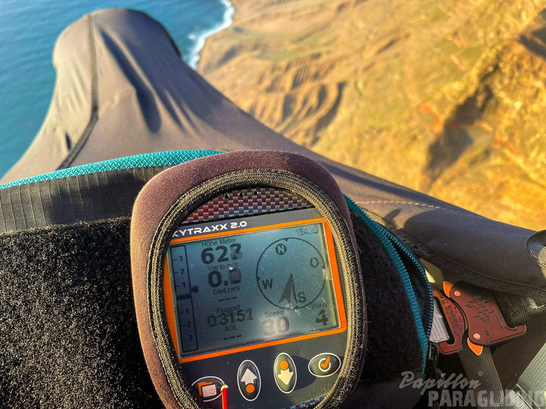 fla.26-risco-de-famara-paragliding-lanzarote-101