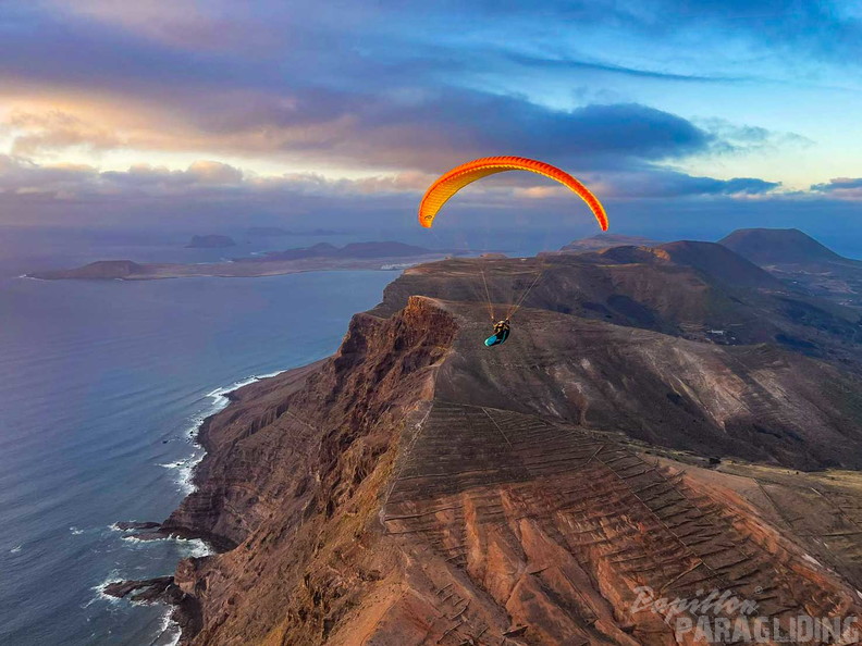 fla.26-risco-de-famara-paragliding-lanzarote-103