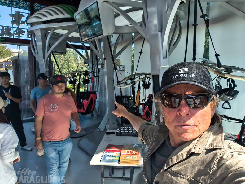 fcn39.26-china-paragliding-123