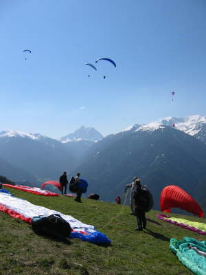 2003 Luesen Ostern 03 Paragliding 033