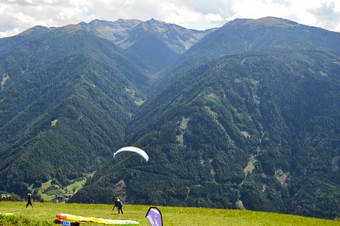 DH33.16-Luesen_Paragliding-1049.jpg