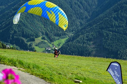 DH33.16-Luesen Paragliding-1075