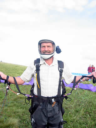 2004_K23.04_Wasserkuppe_Gleitschirm_058.jpg