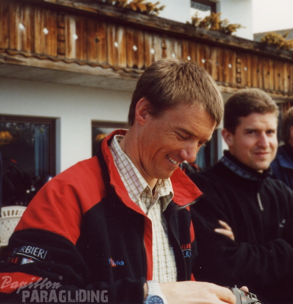 2003 SF2.03 Paragliding 005