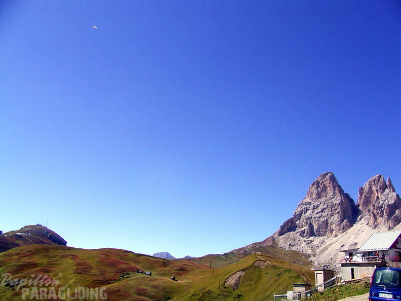 2004 Marmolada Paragliding 003