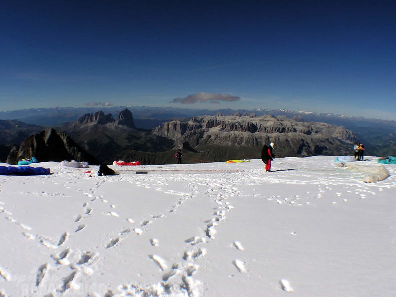 2004 Marmolada Paragliding 018