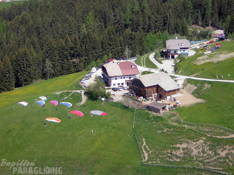 2005 D5.05 Paragliding 006