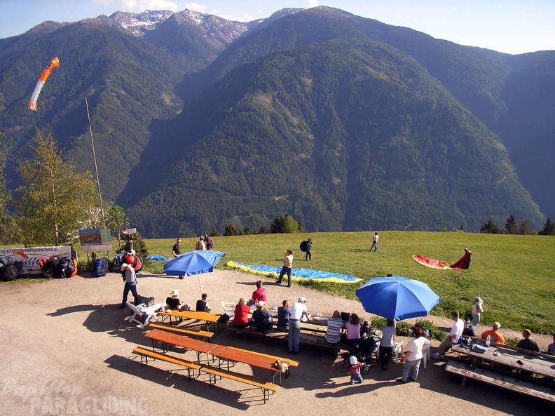 2005 D5.05 Paragliding 045