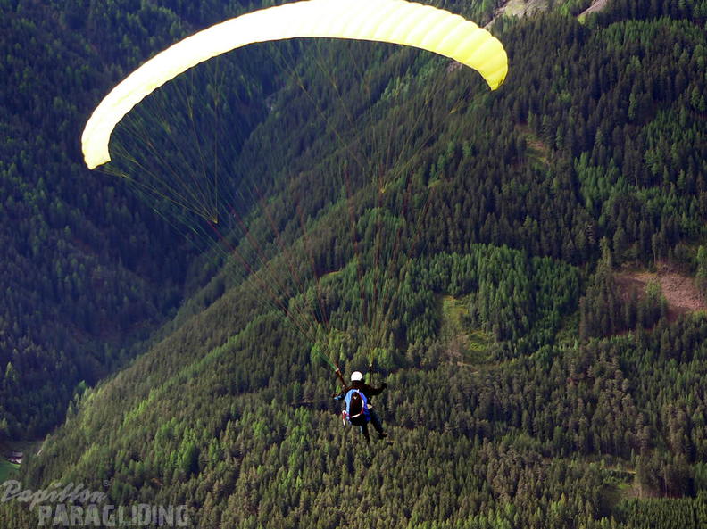 2005 D5.05 Paragliding 092