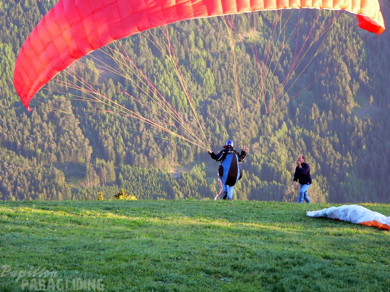 2005 D5.05 Paragliding 149