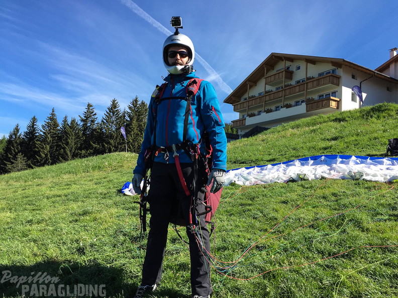 Luesen Paragliding-DH22 15-1663