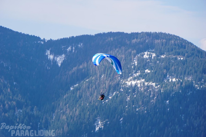 DH19.16-Luesen-Paragliding-252
