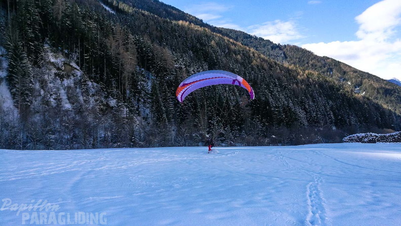 DH7.18 Paragliding-197