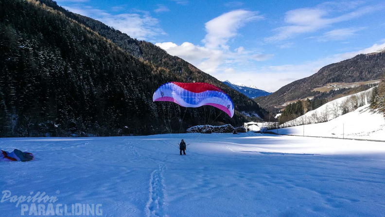 DH7.18 Paragliding-199