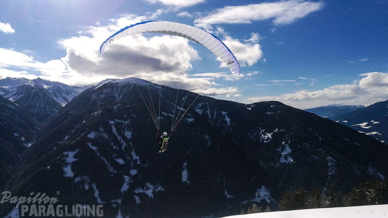 DH7.18 Paragliding-225