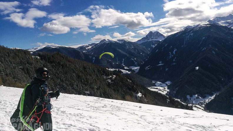 DH7.18 Paragliding-239