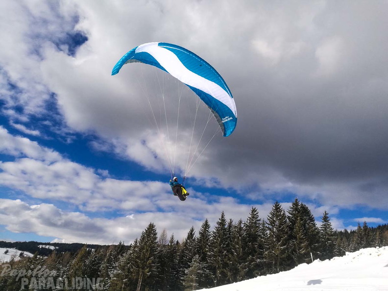 DH7.18 Paragliding-260