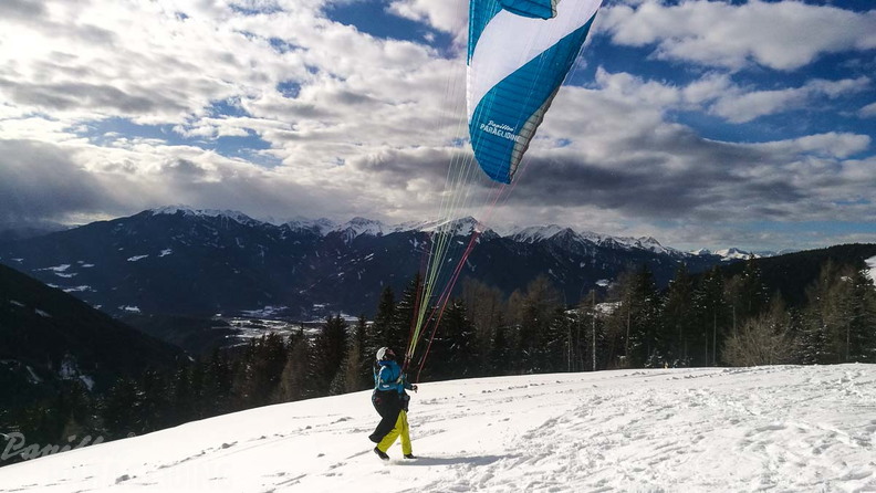 DH7.18 Paragliding-270