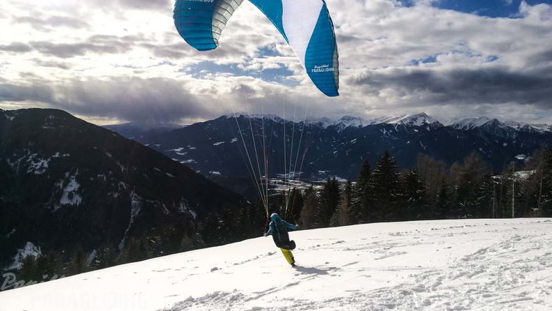 DH7.18 Paragliding-271