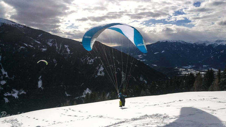 DH7.18 Paragliding-273