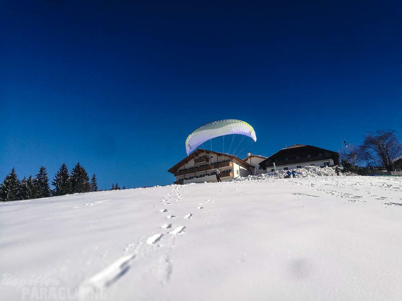 DH7.18 Paragliding-303