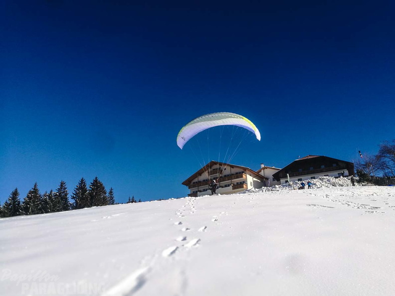 DH7.18 Paragliding-304