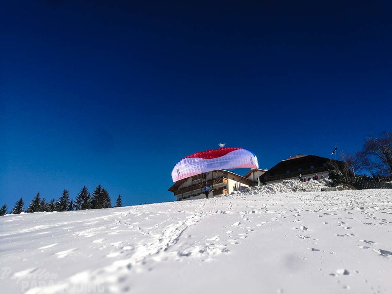 DH7.18 Paragliding-326