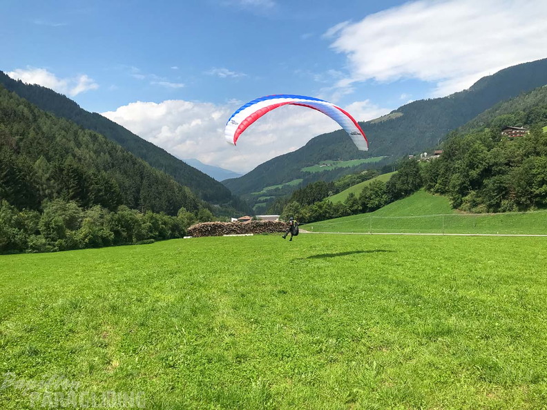 DH32.19 Luesen Paragliding-252