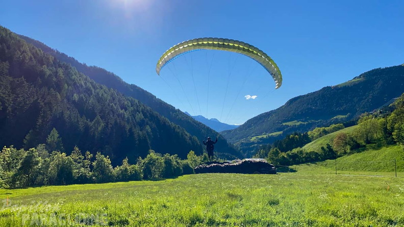 DH21.21-Luesen-Paragliding-232