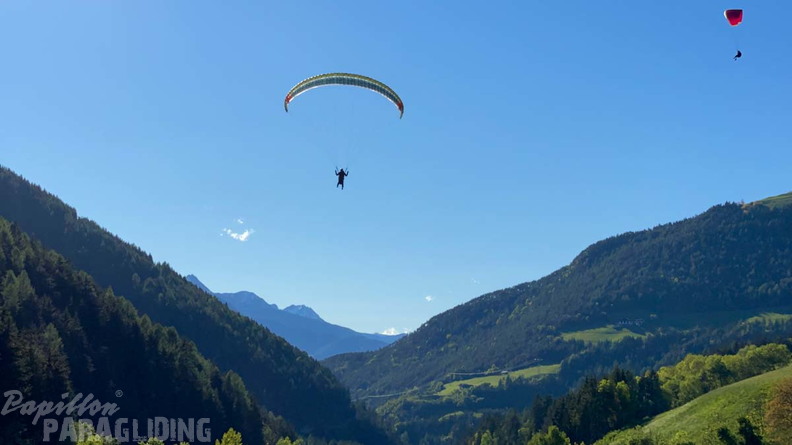 DH21.21-Luesen-Paragliding-236