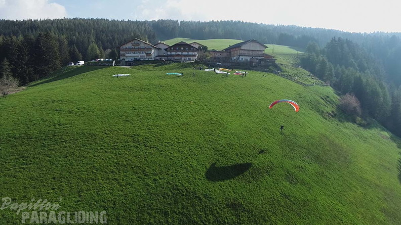 DH21.21-Luesen-Paragliding-357