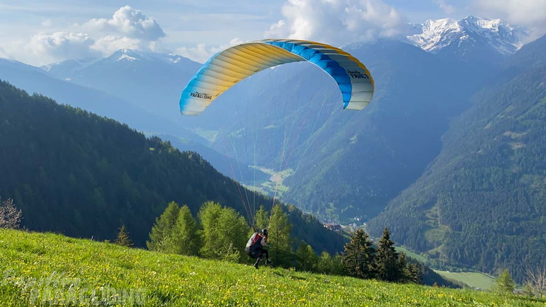 DH21.21-Luesen-Paragliding-366